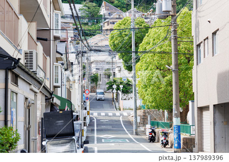阪急六甲駅周辺の町並み (神戸市灘区) 阪急六甲駅周辺の町並み (神戸市灘区) 137989396