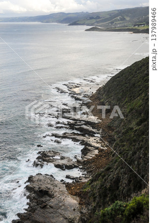 Along the great Ocean Road 137989466