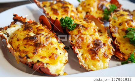 チーズが香ばしいロブスターグラタン料理 137991932