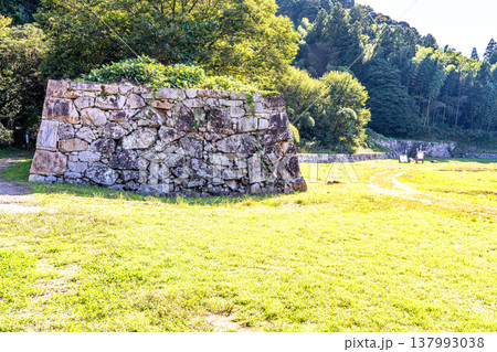 【日本100名城】月山富田城の秋の風景　山中御殿平1　島根県安来市 137993038