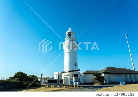 静岡県御前崎市　朝の御前埼灯台 137993182