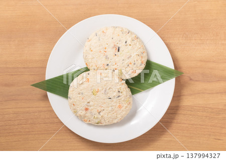 豆腐ハンバーグ(調理前) 豆腐ハンバーグ(調理前) 137994327