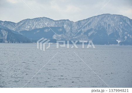冬の田沢湖　秋田 137994821