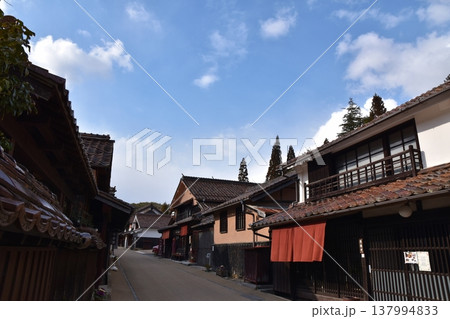 冬の吹屋の町並み 岡山 冬の吹屋の町並み 岡山 137994833