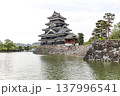 水辺に佇む松本城 日本の歴史と自然の風景 137996541