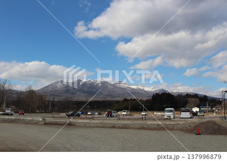 残雪の那須連山 残雪の那須連山 137996879