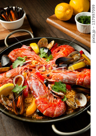 パエリア 137997099