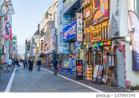 東京　武蔵境駅北口　すきっぷ通り　駅から奥を見る 137997145