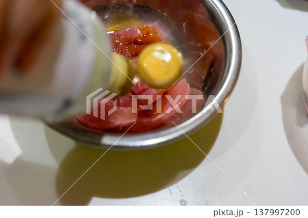 漬けマグロ 137997200