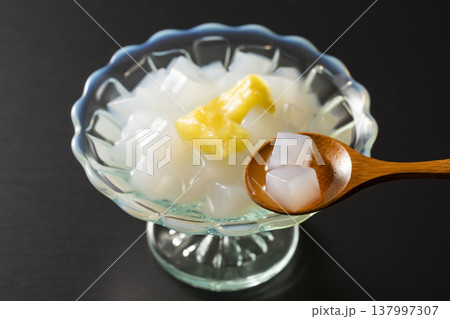 ナタデココパイナップル入り ナタデココパイナップル入り 137997307