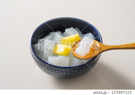 ナタデココパイナップル入り ナタデココパイナップル入り 137997315