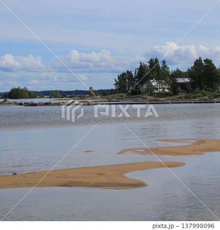 House at the shore of Lake Vanern, Vita Sandar, Mellerud, Sweden. 137998096