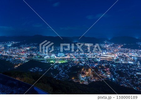 稲佐山から望む長崎市中心地の夜景 138000189