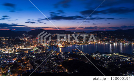 稲佐山から望む長崎市中心地の夜景 138000194