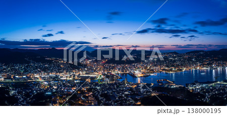 稲佐山から望む長崎市中心地の夜景 稲佐山から望む長崎市中心地の夜景 138000195