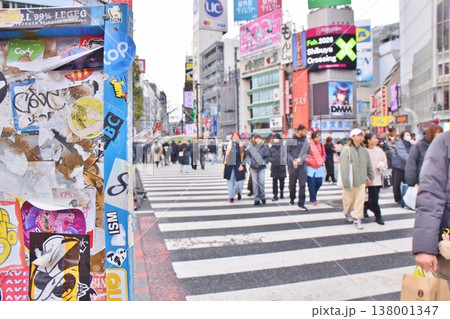 冬の渋谷スクランブル交差点 東京 冬の渋谷スクランブル交差点 東京 138001347