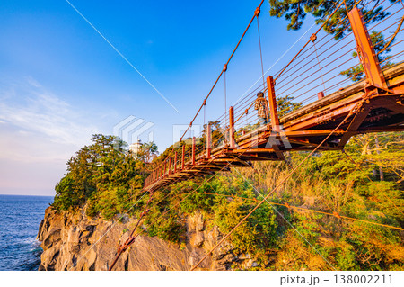 （静岡県）東伊豆・城ヶ崎海岸　早朝 138002211