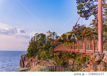 （静岡県）東伊豆・城ヶ崎海岸　早朝 138002227