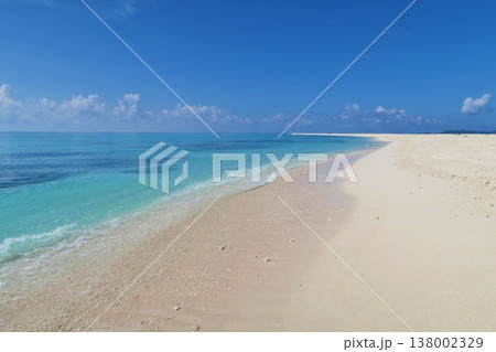 ハテノ浜の風景　沖縄 138002329