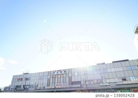 日差しと大宮駅 138002428