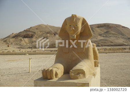 Detailed Frontal View of the Great Sphinx of Giza with Desert Plateau and Mountains Detailed Frontal View of the Great Sphinx of Giza with Desert Plateau and Mountains 138002720