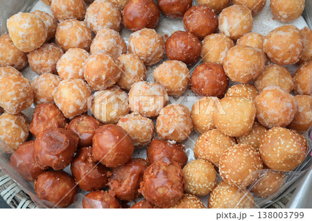 Vietnamese Street Desserts Fried Dough Balls in Hanoi Old Quarter 138003799