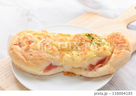 ベーコンチーズパン ベーコンチーズパン 138004185