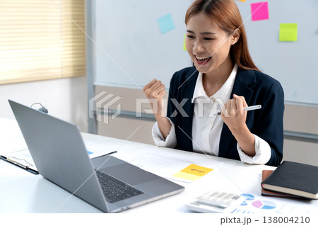 businesswoman show excitement Successful job 138004210