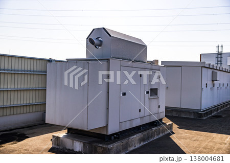 屋上の設備 非常用自家用発電機 屋上の設備 非常用自家用発電機 138004681