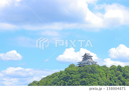 愛知県犬山市、国宝犬山城の風景 138004871