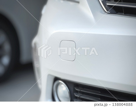 自動車前部にある牽引フック取付部 138004888