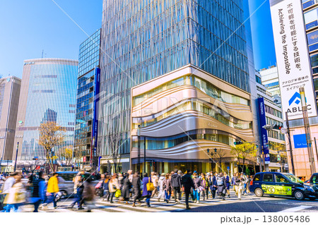 日本の東京都市景観3月21日。数寄屋橋や有楽町マリオン、カルティエなどを望む 138005486