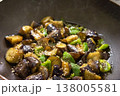 ナスとピーマンのオイスター炒めのクローズアップ 138005581