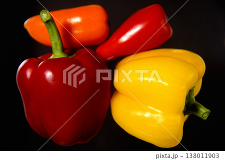 パプリカ　ピーマン　カラーピーマン 138011903