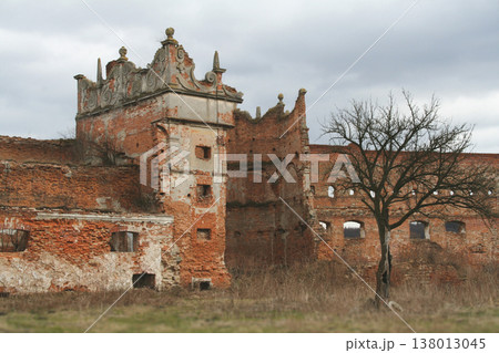 Ruins of the Stare Selo Fortress with ancient brick walls and tower Ruins of the Stare Selo Fortress with ancient brick walls and tower 138013045