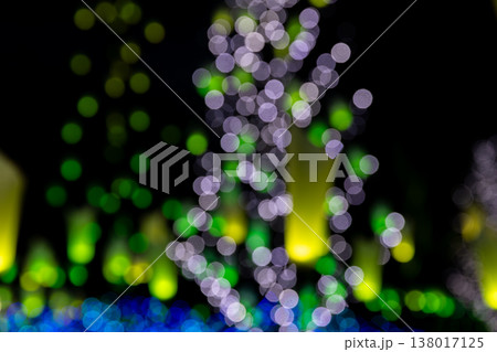 冬の夜のイルミネーション 138017125