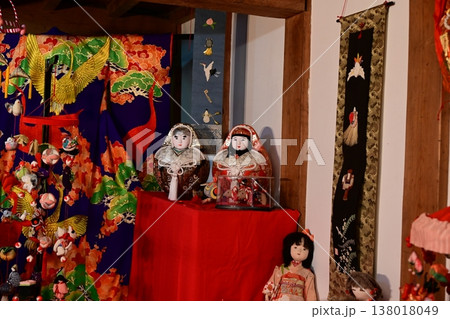 【耕心館】色鮮やかなつるし飾りとお雛様 【耕心館】色鮮やかなつるし飾りとお雛様 138018049