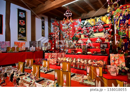 【耕心館】色鮮やかなつるし飾りとお雛様 【耕心館】色鮮やかなつるし飾りとお雛様 138018055
