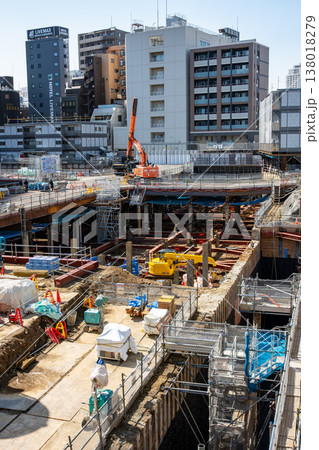 大規模建設現場のある都市風景 再開発中の池袋 2026.02 e-1 大規模建設現場のある都市風景 再開発中の池袋 2026.02 e-1 138018279