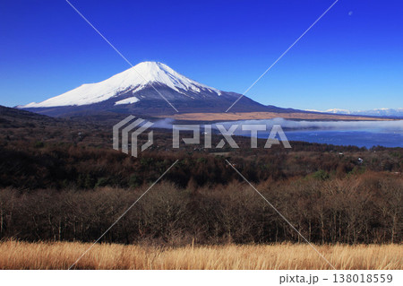 山中湖パノラマ台と富士山 山中湖パノラマ台と富士山 138018559