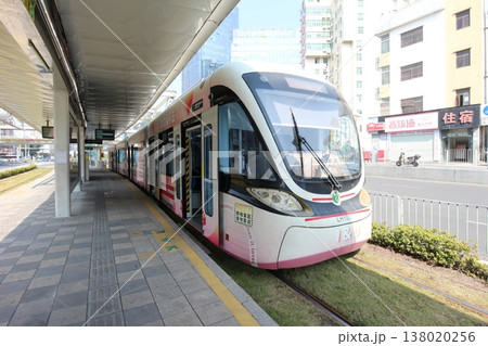深圳 路面電車と電停 深圳 路面電車と電停 138020256
