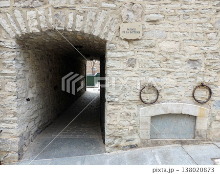 カナダ・ケベックシティ プチ・シャンプラン地区にある小路Passage De La Batterie 138020873