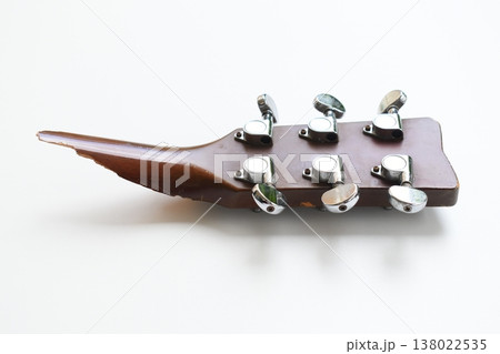 part of broken wood acoustic guitar isolated on white background 138022535