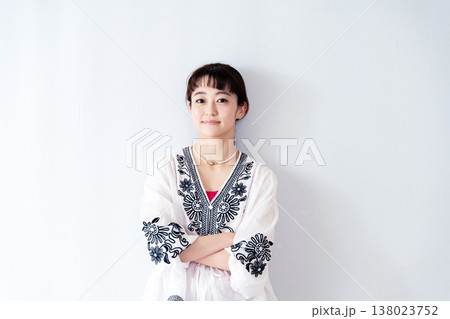 若い女性のポートレート 若い女性のポートレート 138023752
