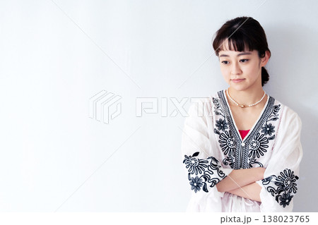 若い女性のポートレート 若い女性のポートレート 138023765