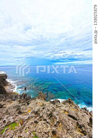 沖縄本島最北端 辺戸岬の景色 (沖縄県) 沖縄本島最北端 辺戸岬の景色 (沖縄県) 138025879
