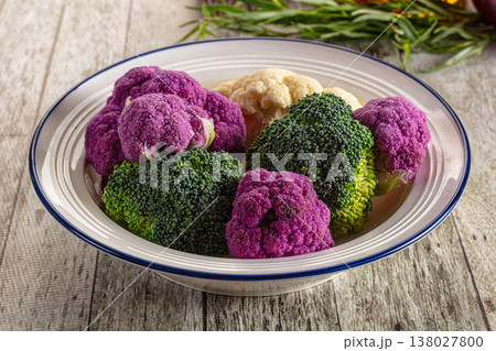 Colorful raw organic cauliflower cabbage 138027800