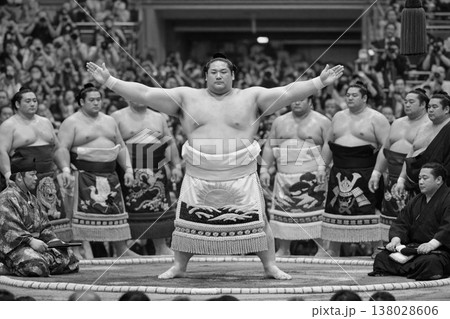 大相撲　土俵入りのイメージ 138028606