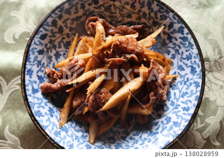 ゴボウと牛肉の炒め煮 ゴボウと牛肉の炒め煮 138028959