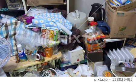 ゴミ屋敷 138029493